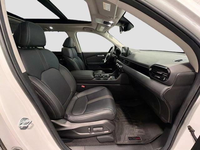 Used 2025 Honda Pilot Touring image 25