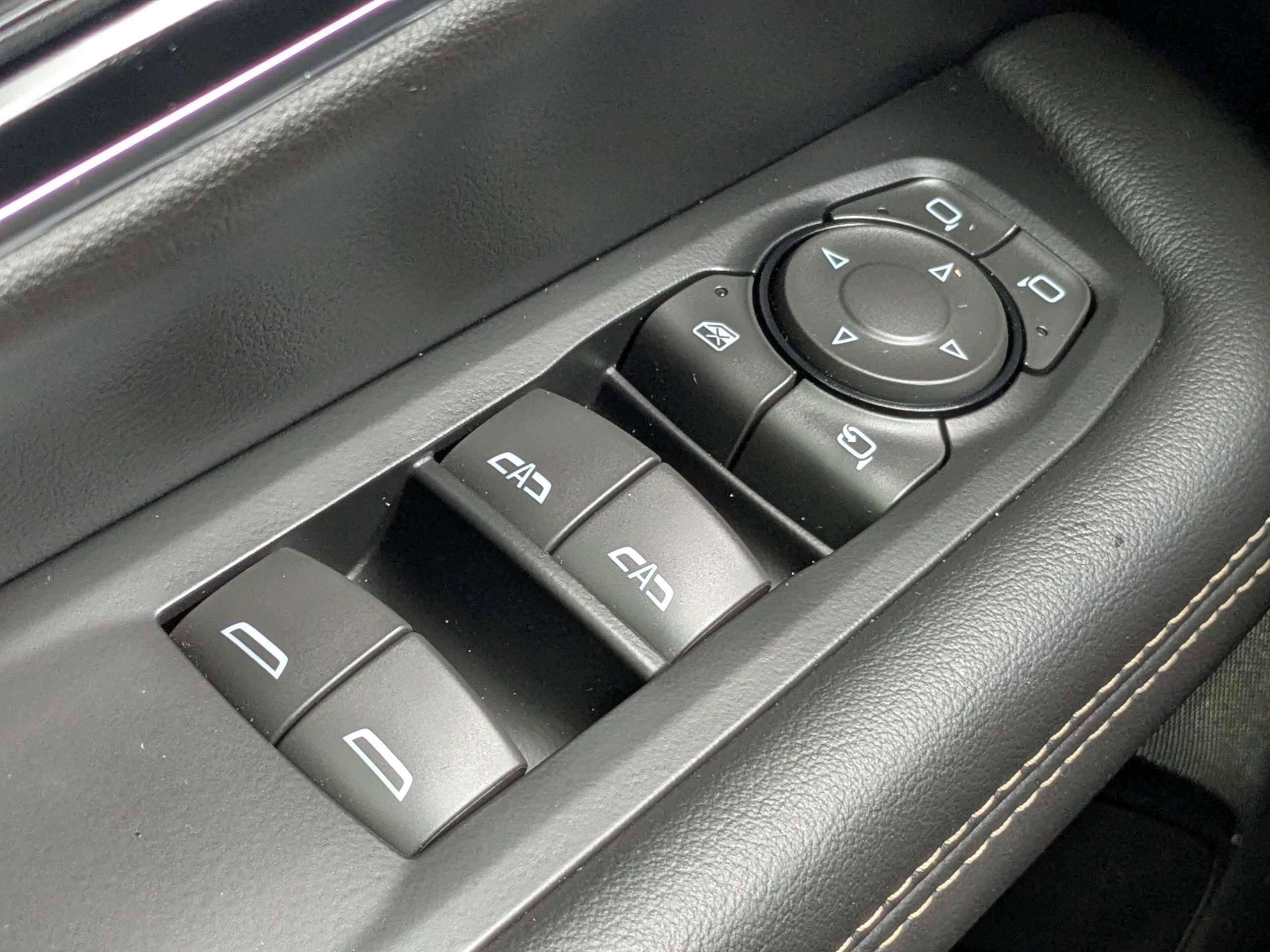 Used 2025 GMC Yukon XL Elevation RWD image 25