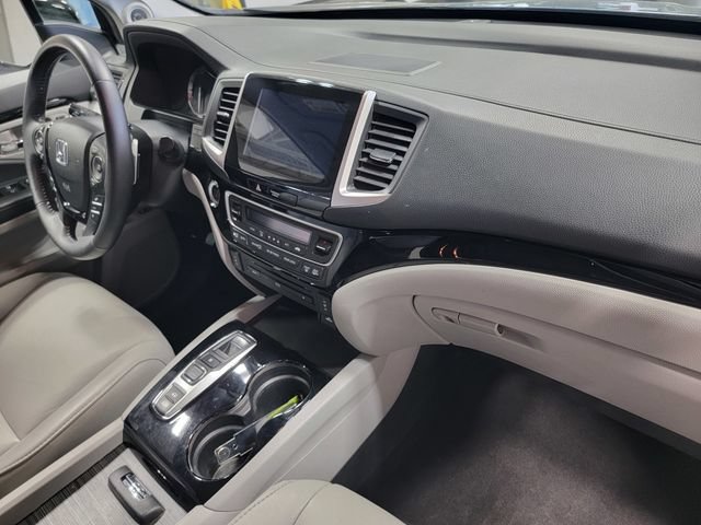 Used 2017 Honda Pilot Touring image 16