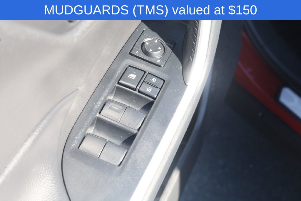 Used 2024 Toyota RAV4 LE AWD/4WD image 8