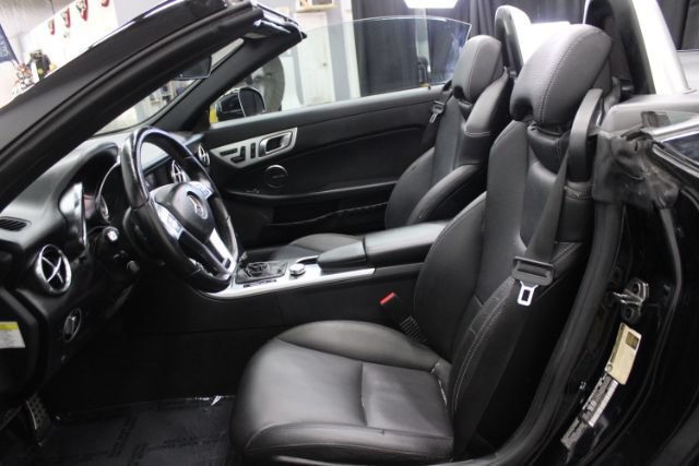 Used 2014 Mercedes-Benz SLK 250 image 2