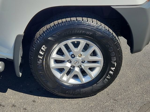 Used 2015 Nissan Xterra S image 8