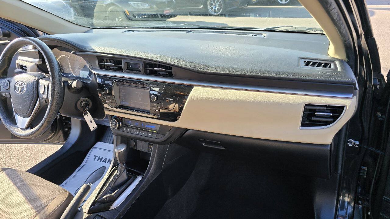 Used 2015 Toyota Corolla LE FWD image 16