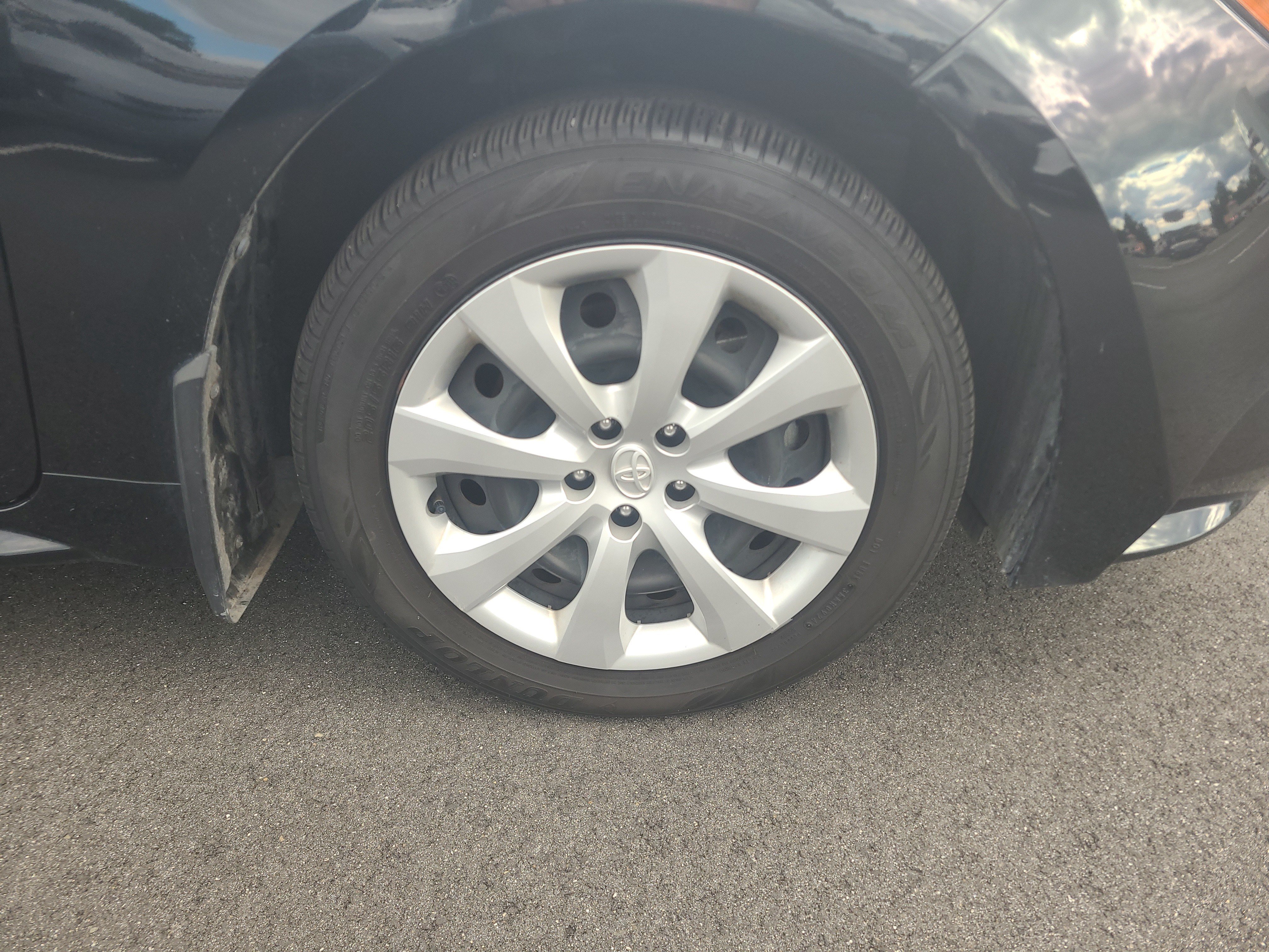Certified 2024 Toyota Corolla LE AWD/4WD image 12
