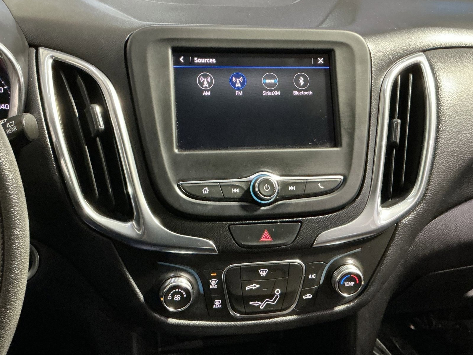 Used 2020 Chevrolet Equinox LT image 26