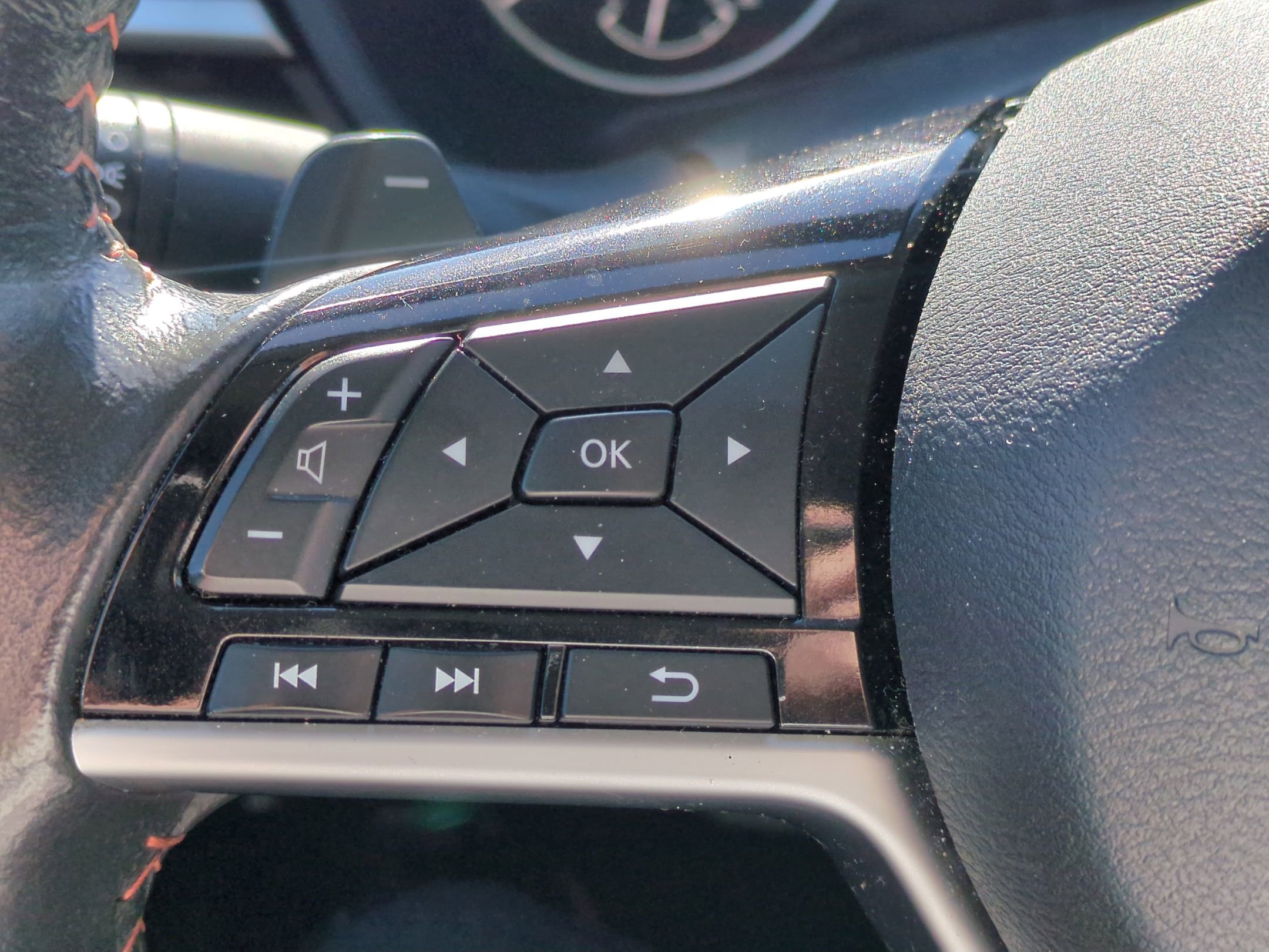 Used 2024 Nissan Altima 2.5 SR FWD image 19