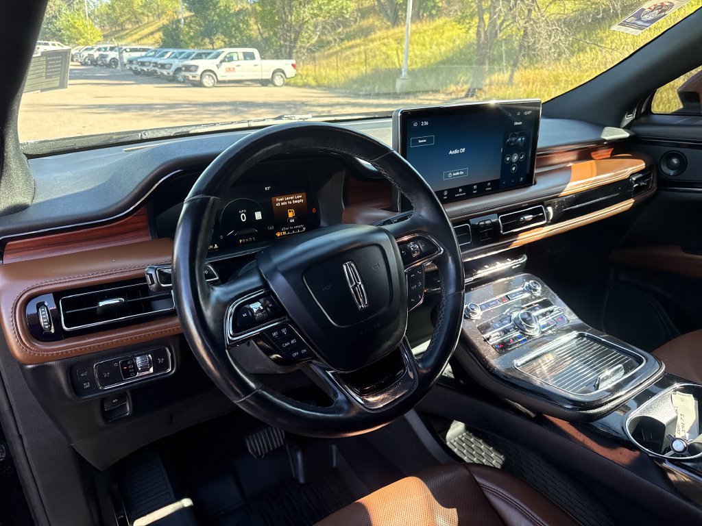 Certified 2022 Lincoln Nautilus Reserve w/ Luxury Package AWD/4WD image 14