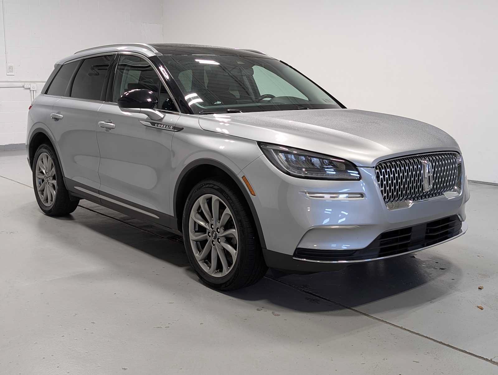 Used 2022 Lincoln Corsair AWD w/ Premium Package image 6