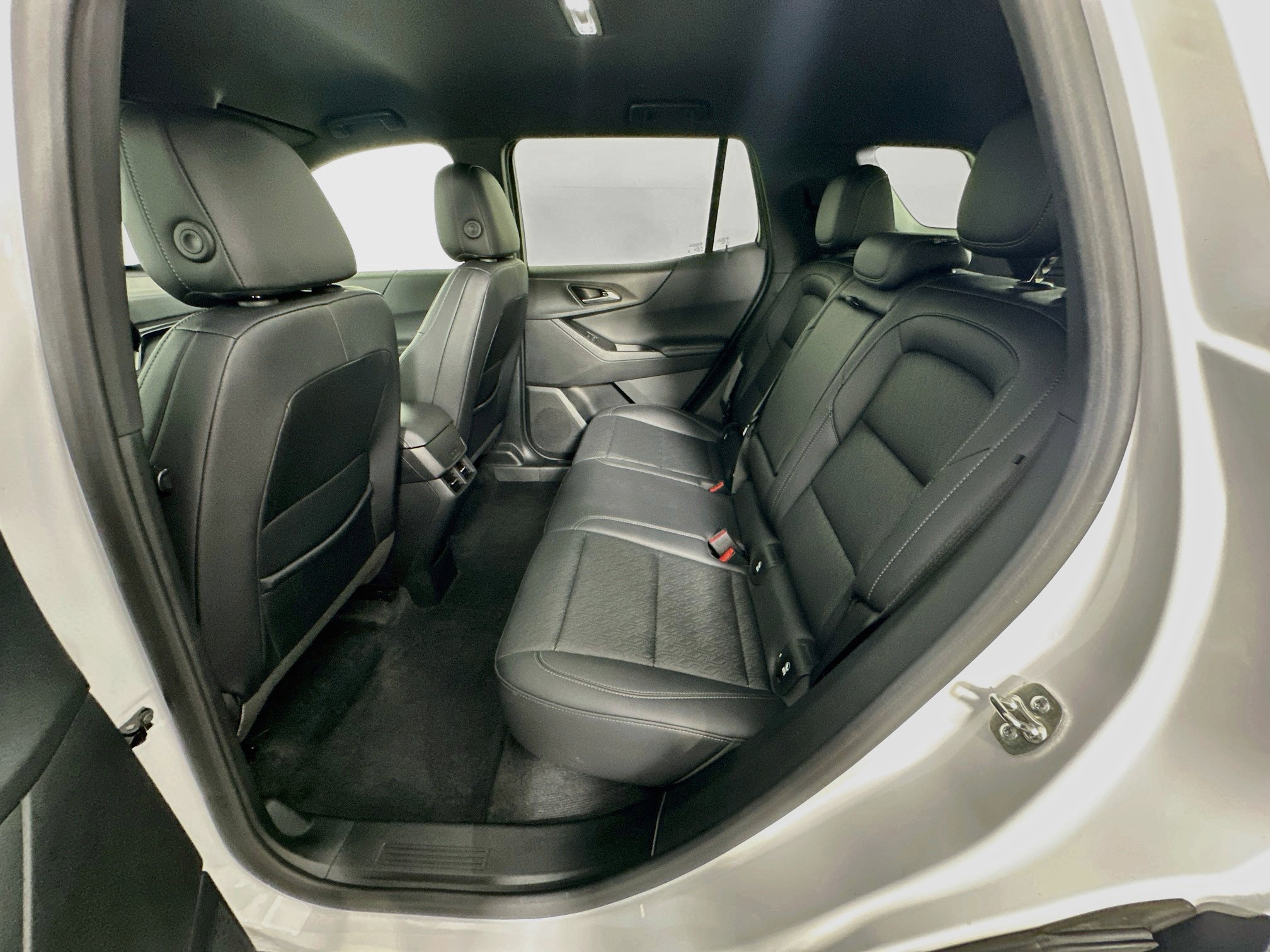 Used 2025 Chevrolet Equinox LT w/ Convenience Package II FWD image 29