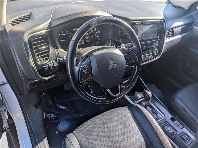 Used 2017 Mitsubishi Outlander GT image 10