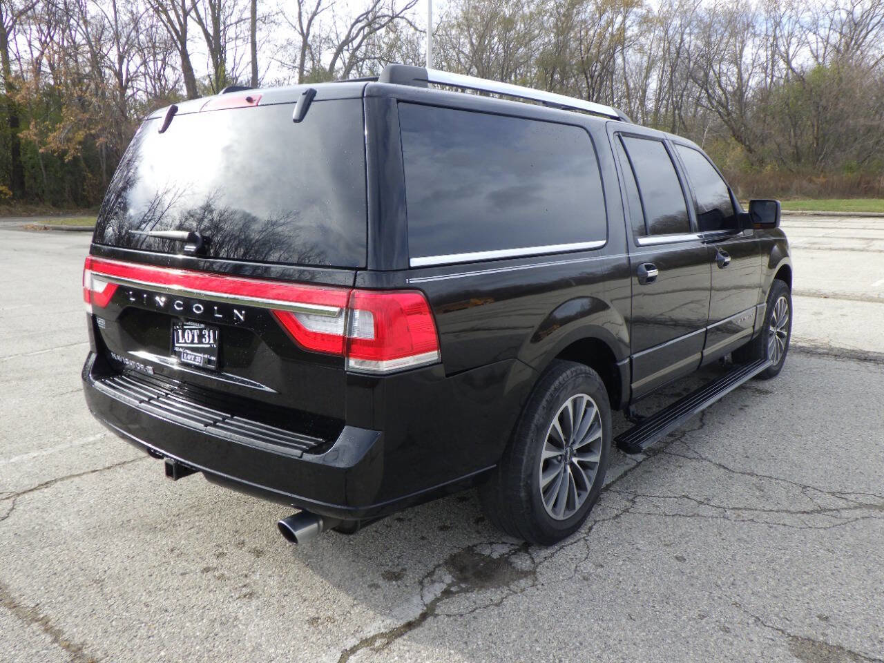 Used 2017 Lincoln Navigator L Select AWD/4WD image 7