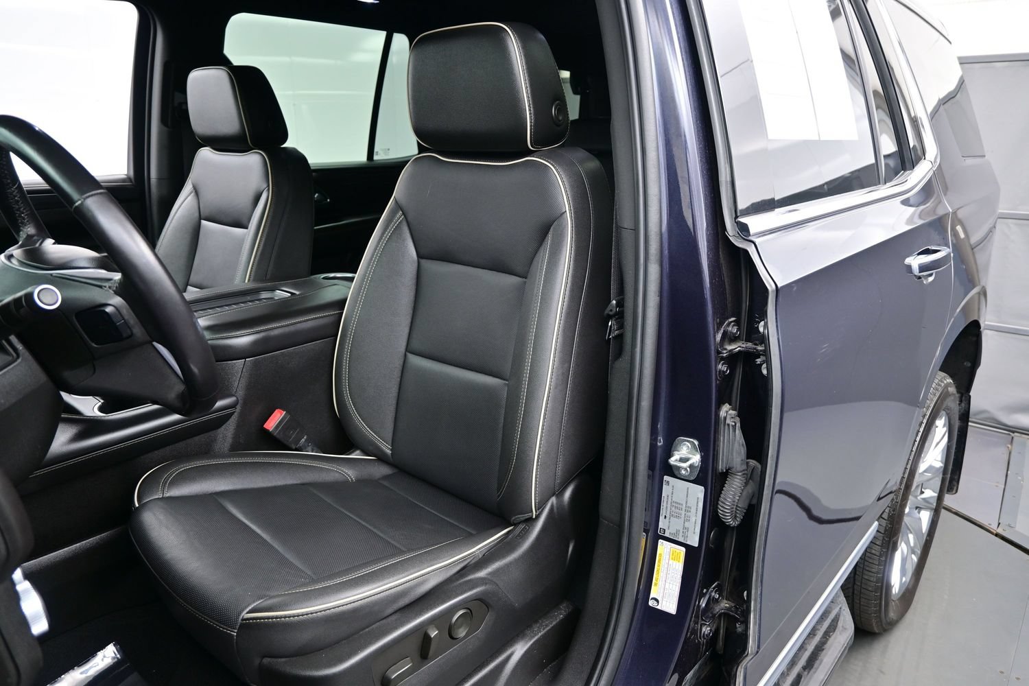 Used 2023 GMC Yukon SLT AWD/4WD image 15
