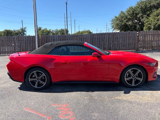 Used 2025 Ford Mustang Premium RWD image 4