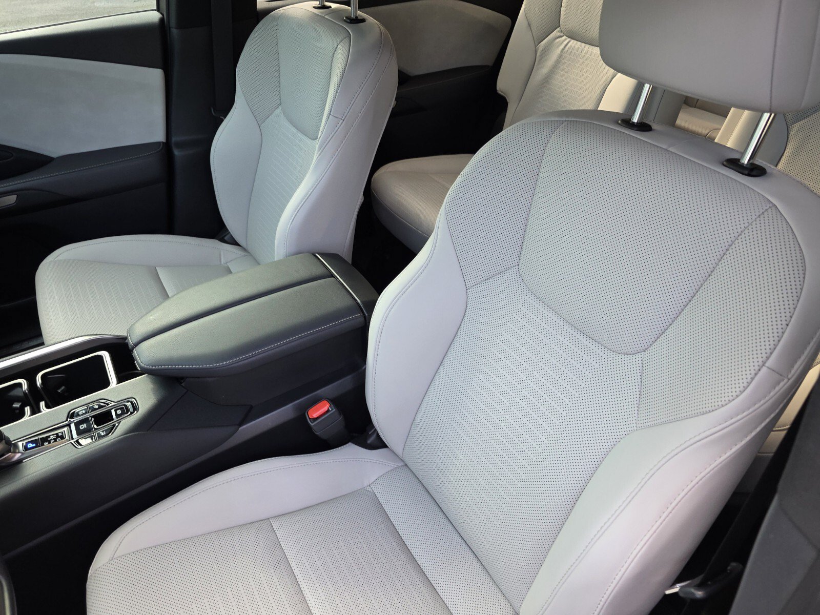 Used 2025 Lexus TX 350 AWD w/ Technology Package image 12