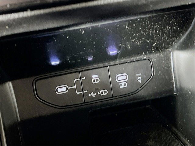 Used 2024 Kia Sorento S image 21
