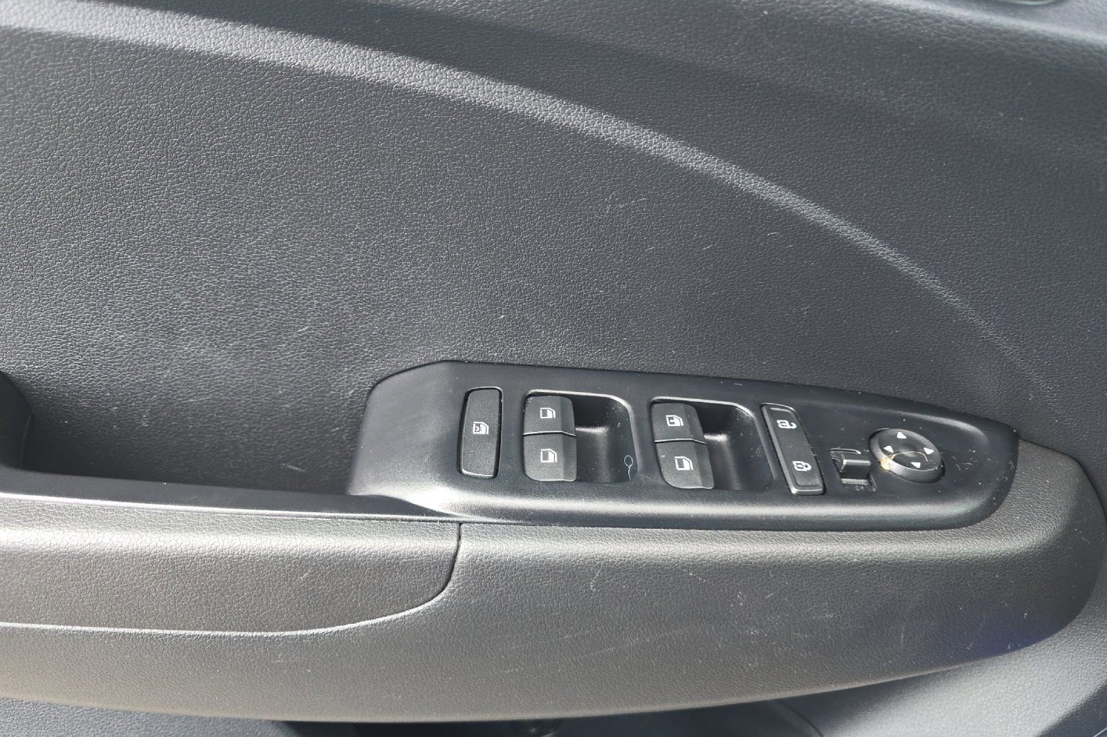 Used 2021 Hyundai Venue SE FWD image 11