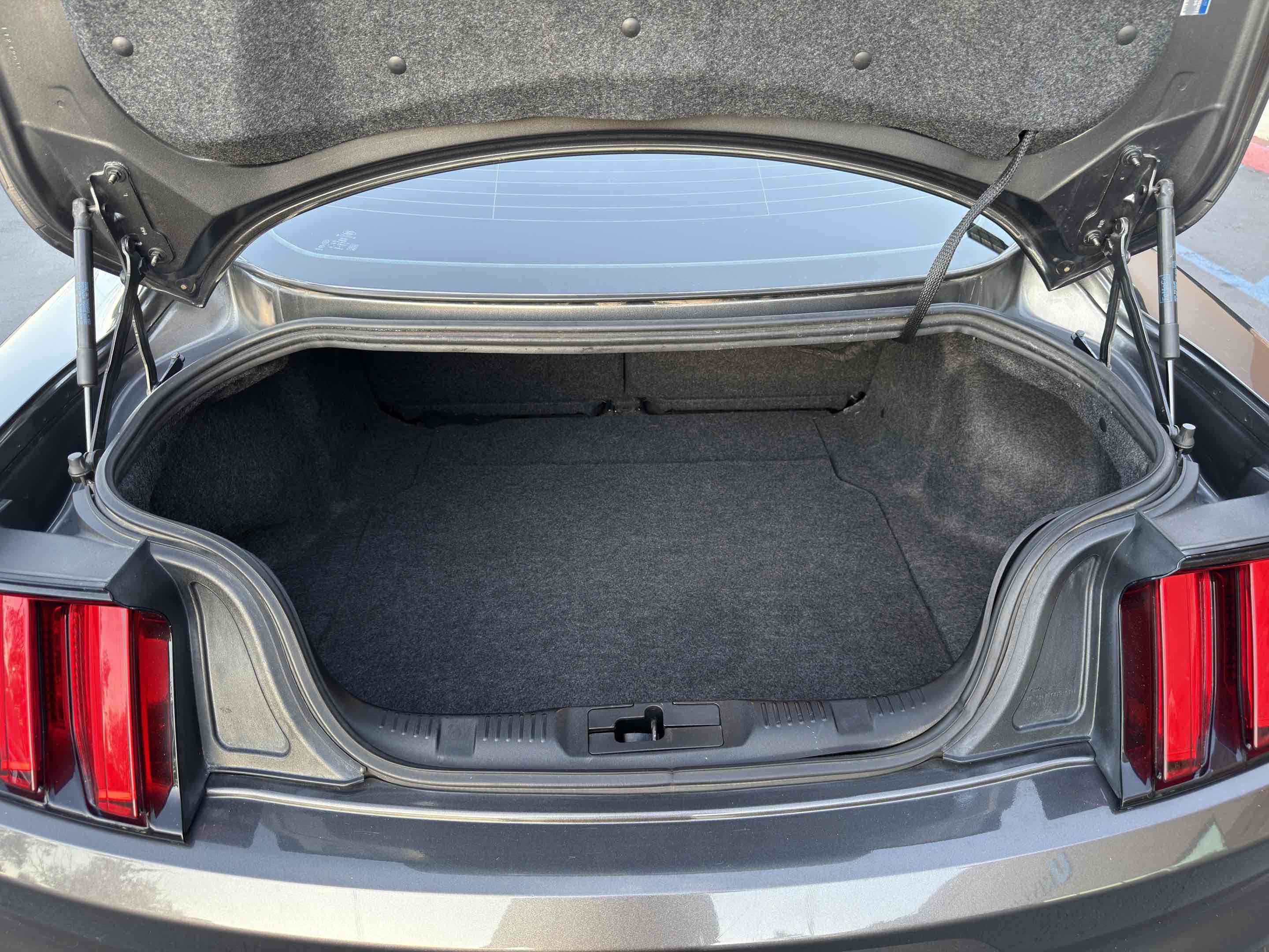 Used 2017 Ford Mustang Coupe RWD image 50