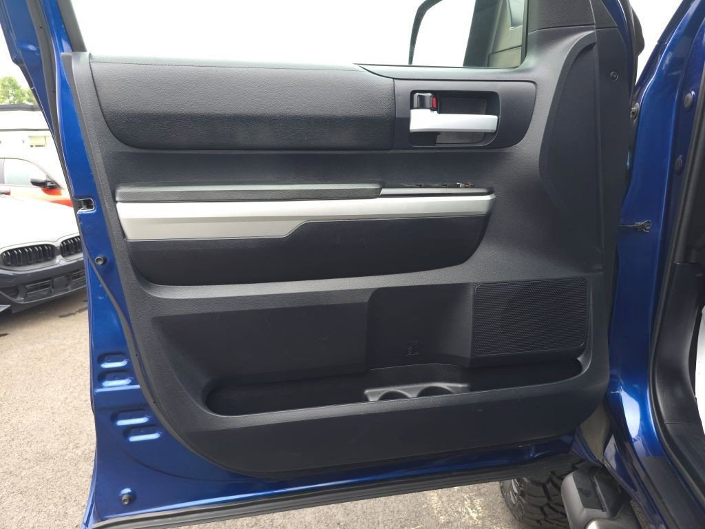 Used 2015 Toyota Tundra SR5 image 9