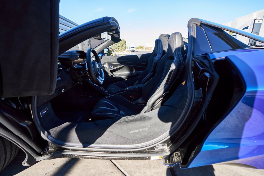 Used 2024 McLaren 750S Spider image 33