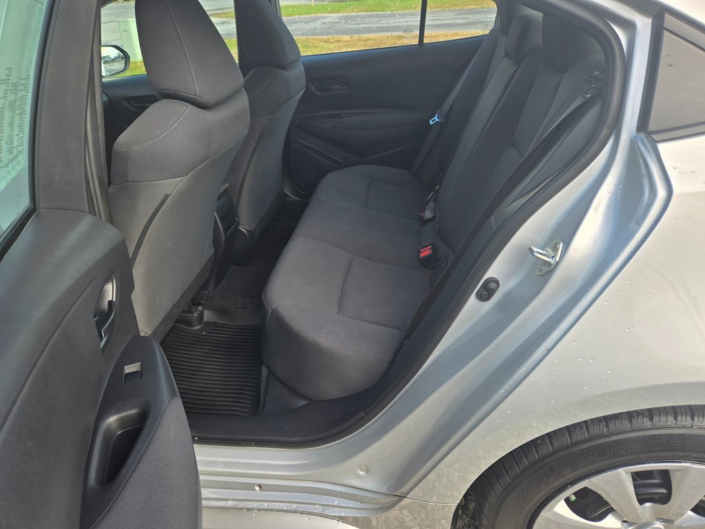 Used 2022 Toyota Corolla LE image 8