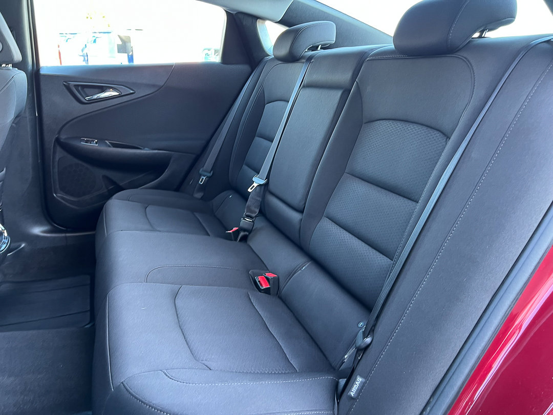 Used 2018 Chevrolet Malibu LT image 23