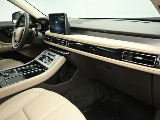 Used 2023 Lincoln Aviator AWD w/ Premium Package image 28