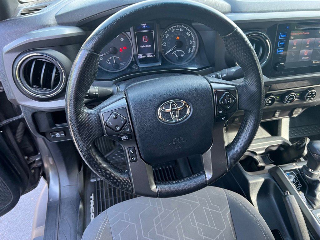 Used 2017 Toyota Tacoma TRD Off-Road image 45