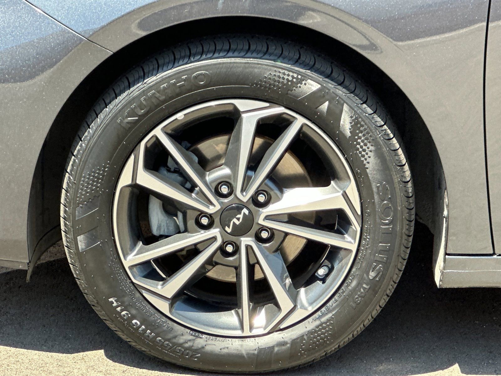 Certified 2023 Kia Forte LXS w/ LXS Technology Package image 32