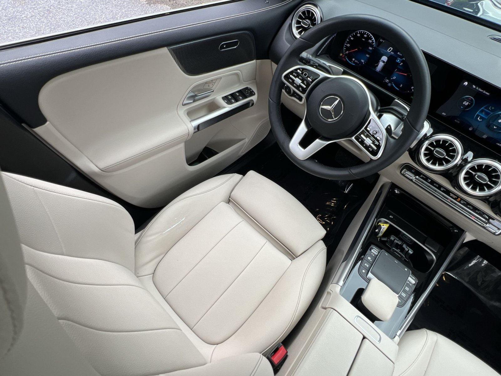 Used 2022 Mercedes-Benz GLB 250 image 16