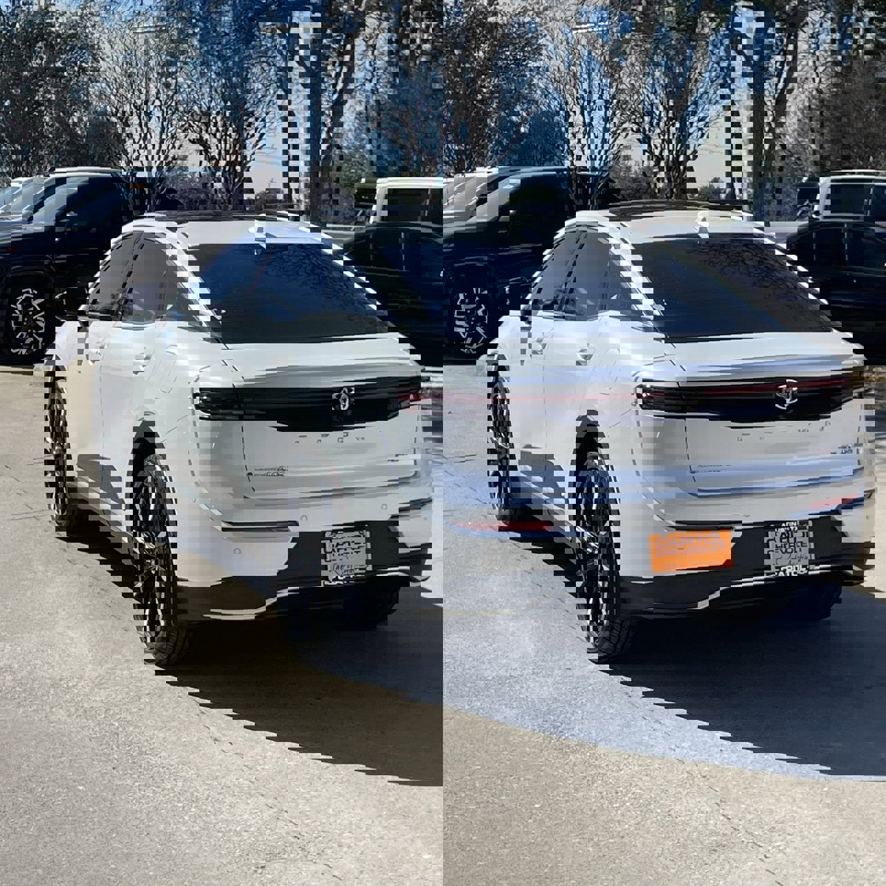 Used 2025 Toyota Crown Platinum image 4