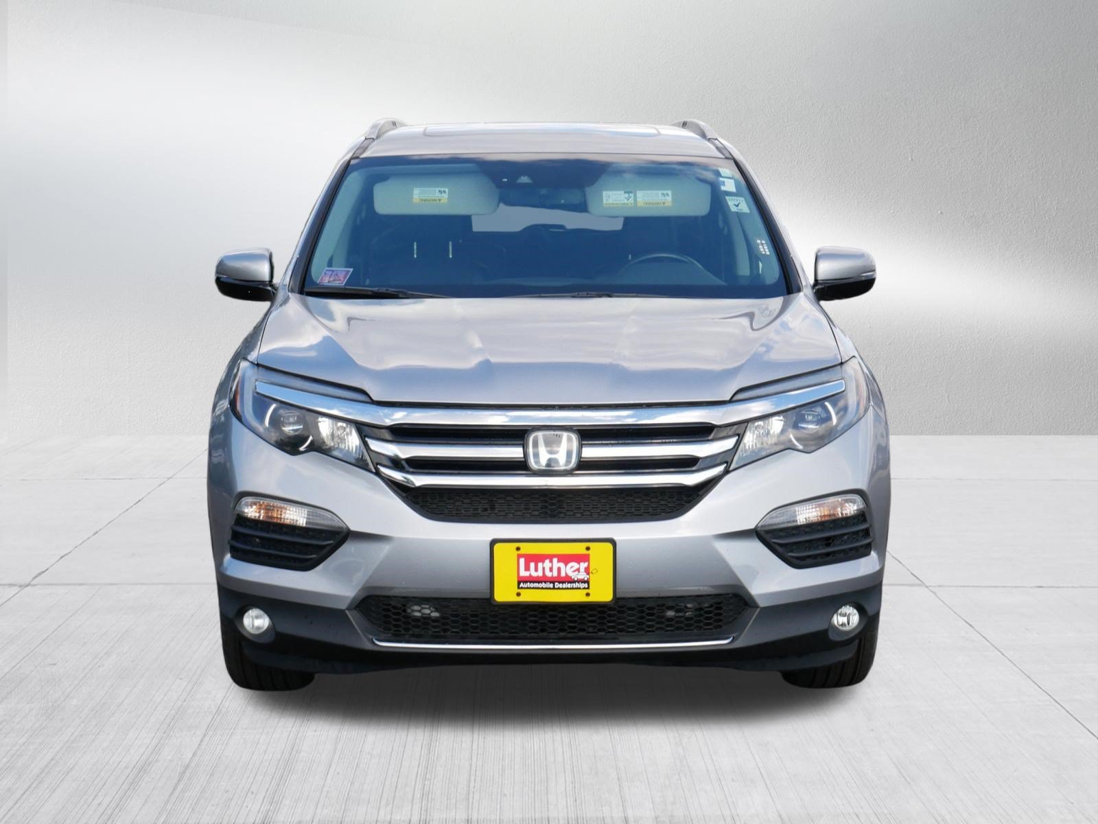 Used 2016 Honda Pilot Elite image 2