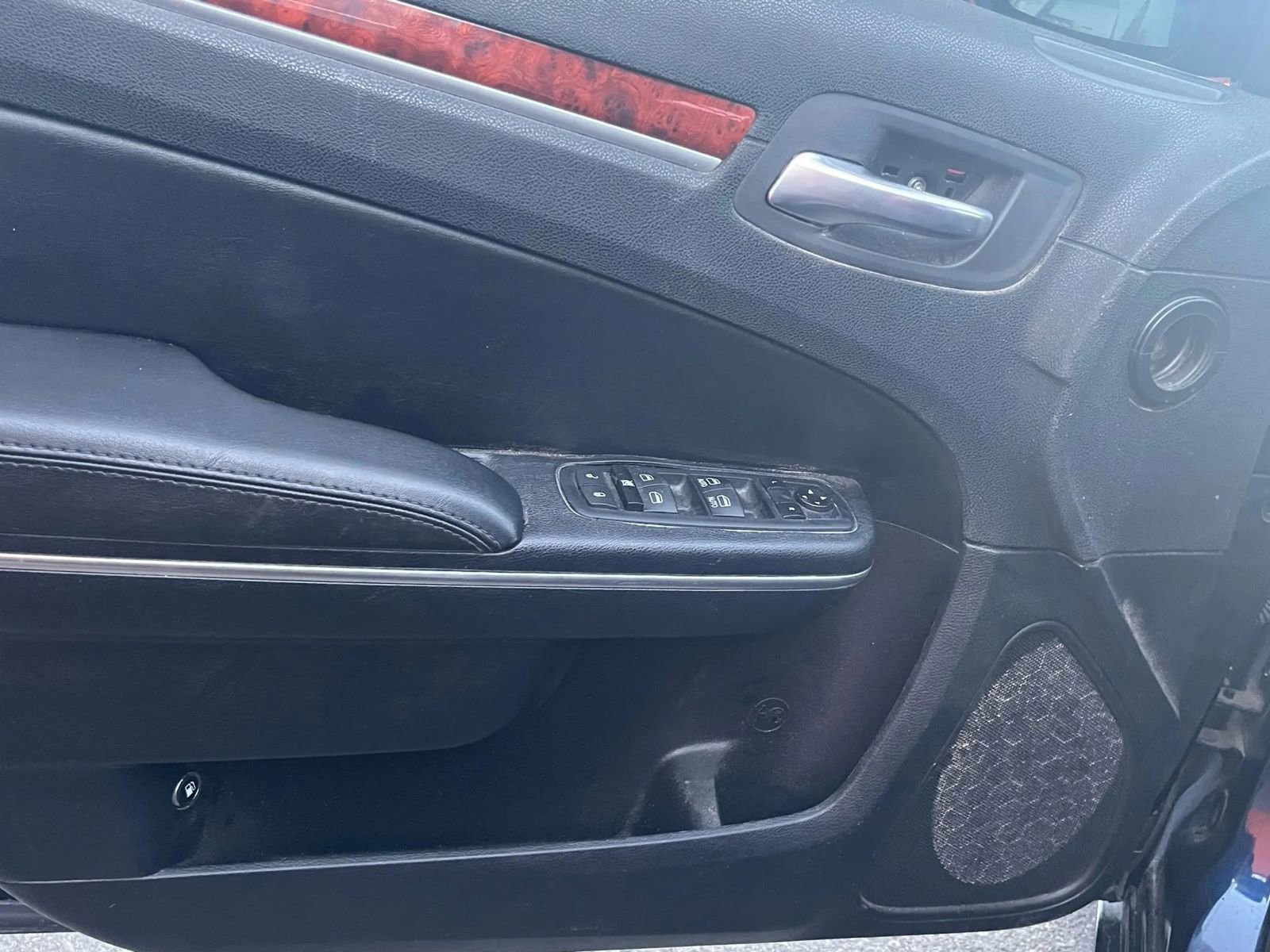 Used 2013 Chrysler 300 S image 31