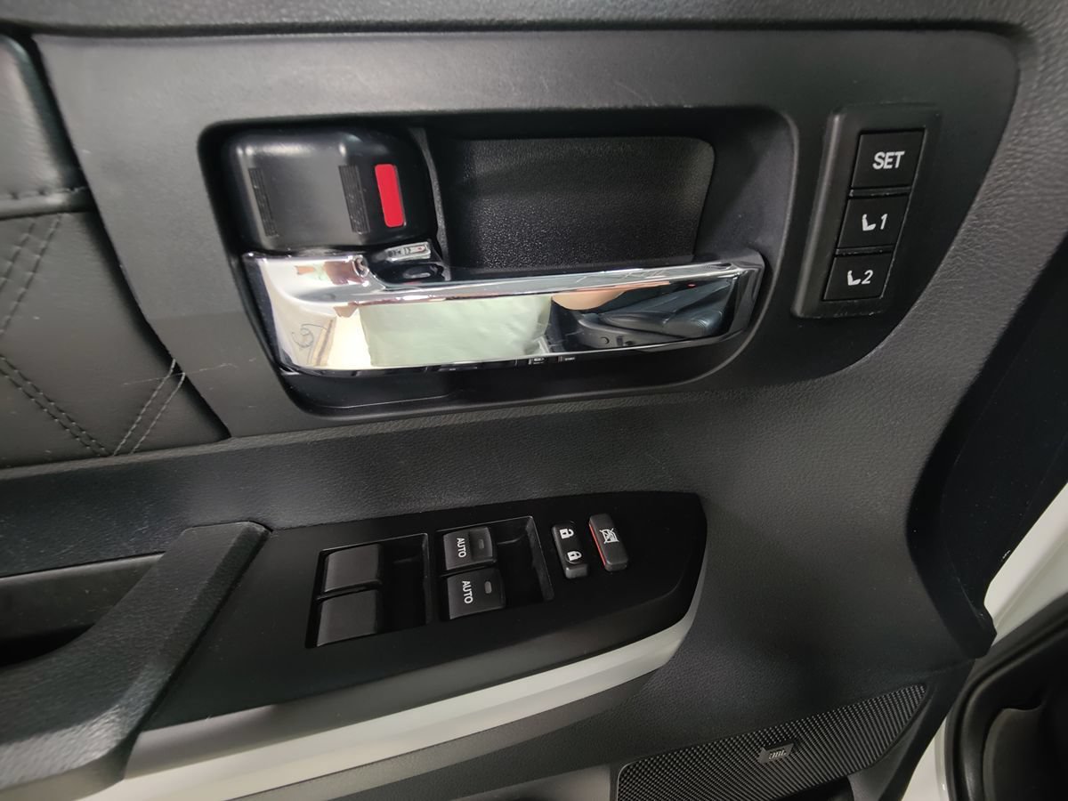 Used 2019 Toyota Tundra Platinum AWD/4WD image 31