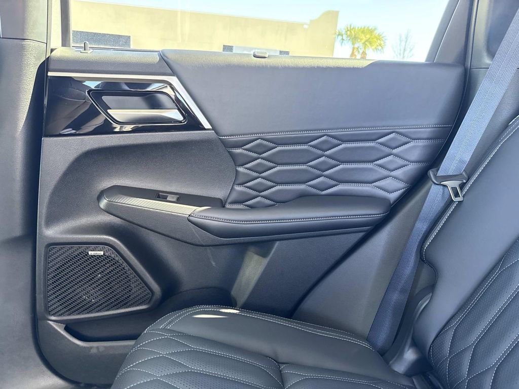 New 2026 Mitsubishi Outlander SEL image 16