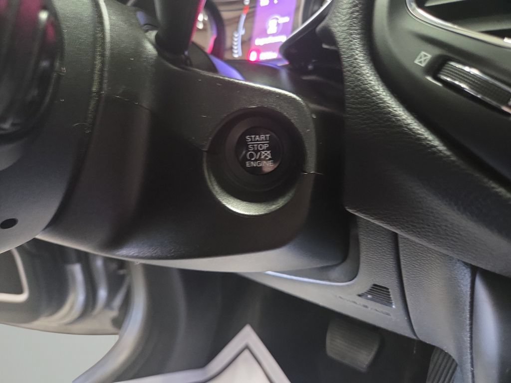 Used 2018 Jeep Compass Latitude w/ Cold Weather Group AWD/4WD image 21