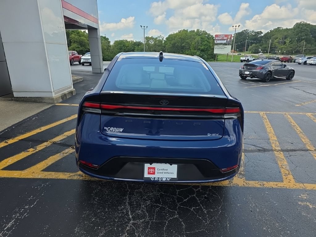 Used 2025 Toyota Prius XLE AWD/4WD image 4