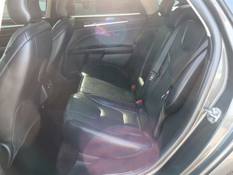 Used 2018 Ford Fusion Titanium AWD/4WD image 23