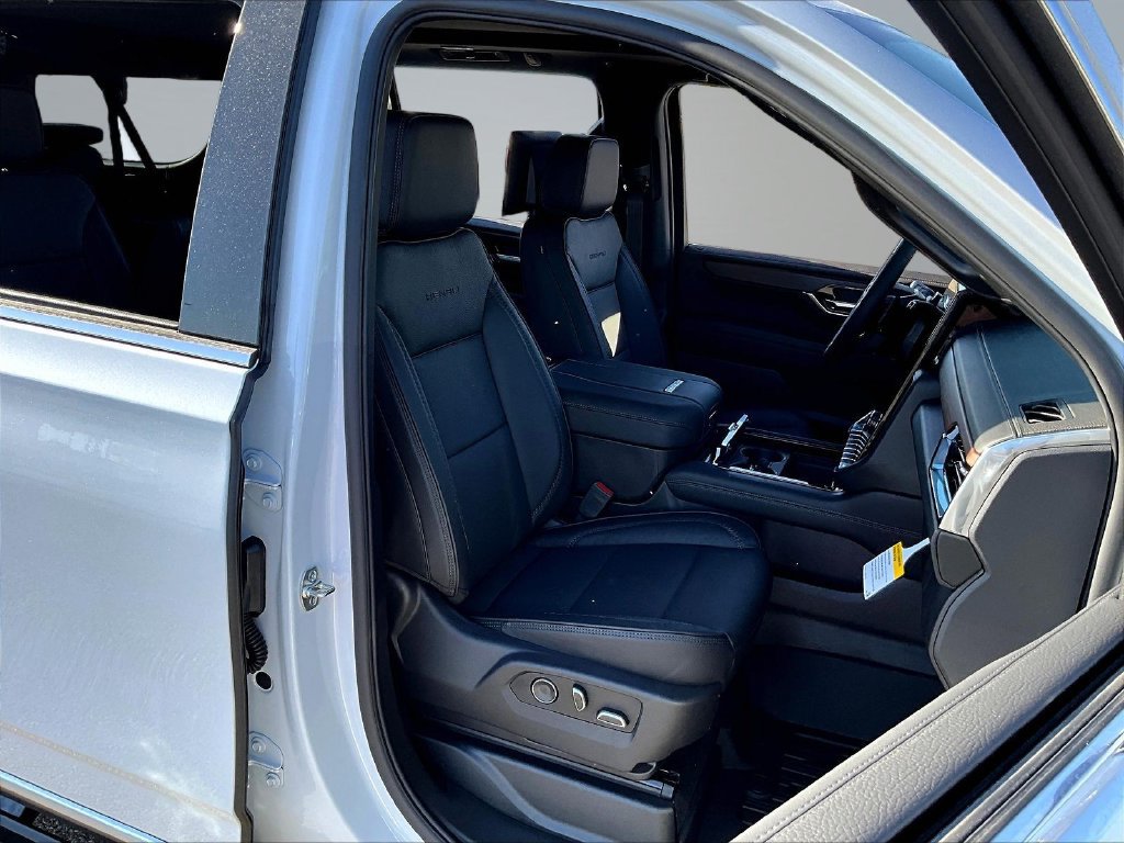 New 2027 GMC Yukon XL Denali w/ Denali Reserve Package AWD/4WD image 11