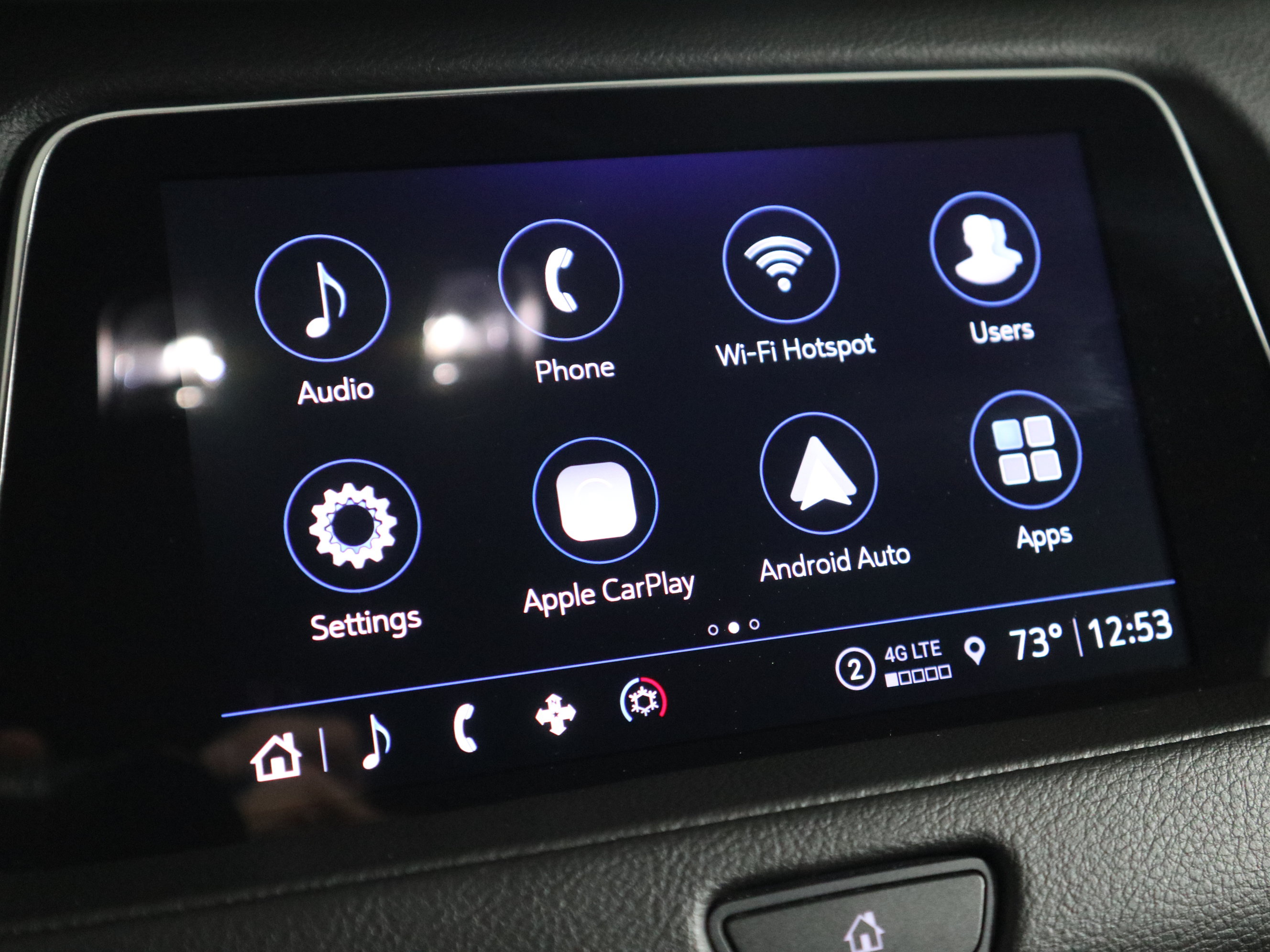 Used 2023 Cadillac XT4 Luxury w/ Cold Weather Package FWD image 34