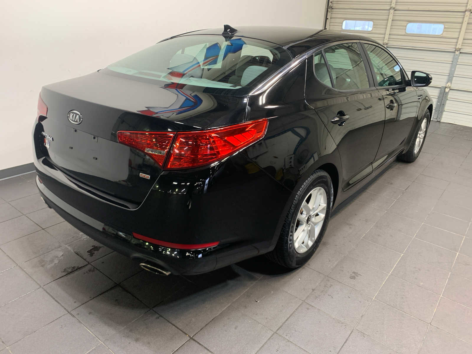 Used 2011 Kia Optima LX image 3