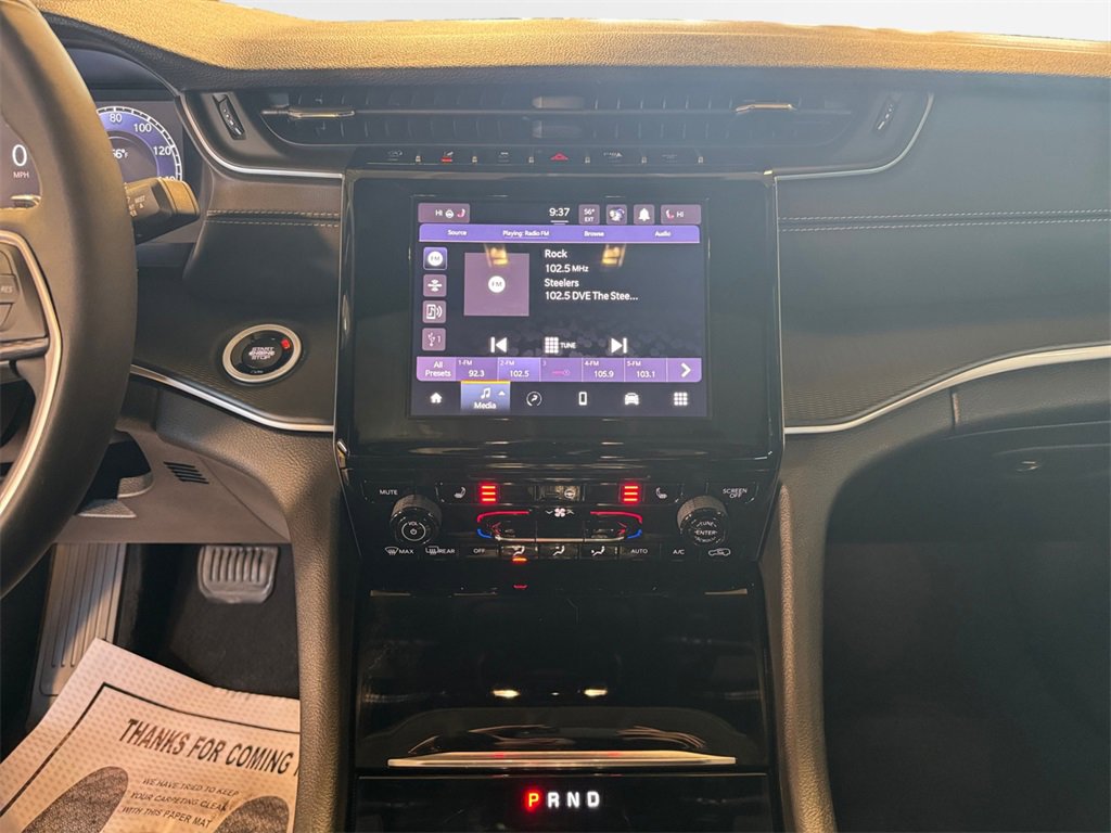 Used 2025 Jeep Grand Cherokee Laredo X w/ Luxury Tech Group I image 22