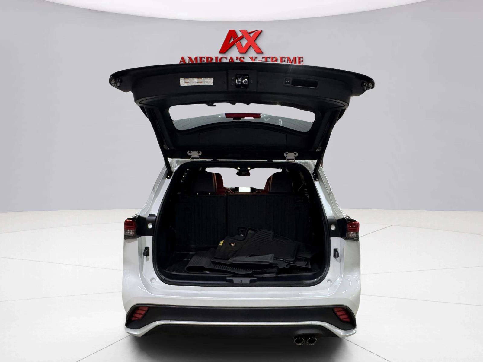 Used 2023 Toyota Highlander XSE AWD/4WD image 46