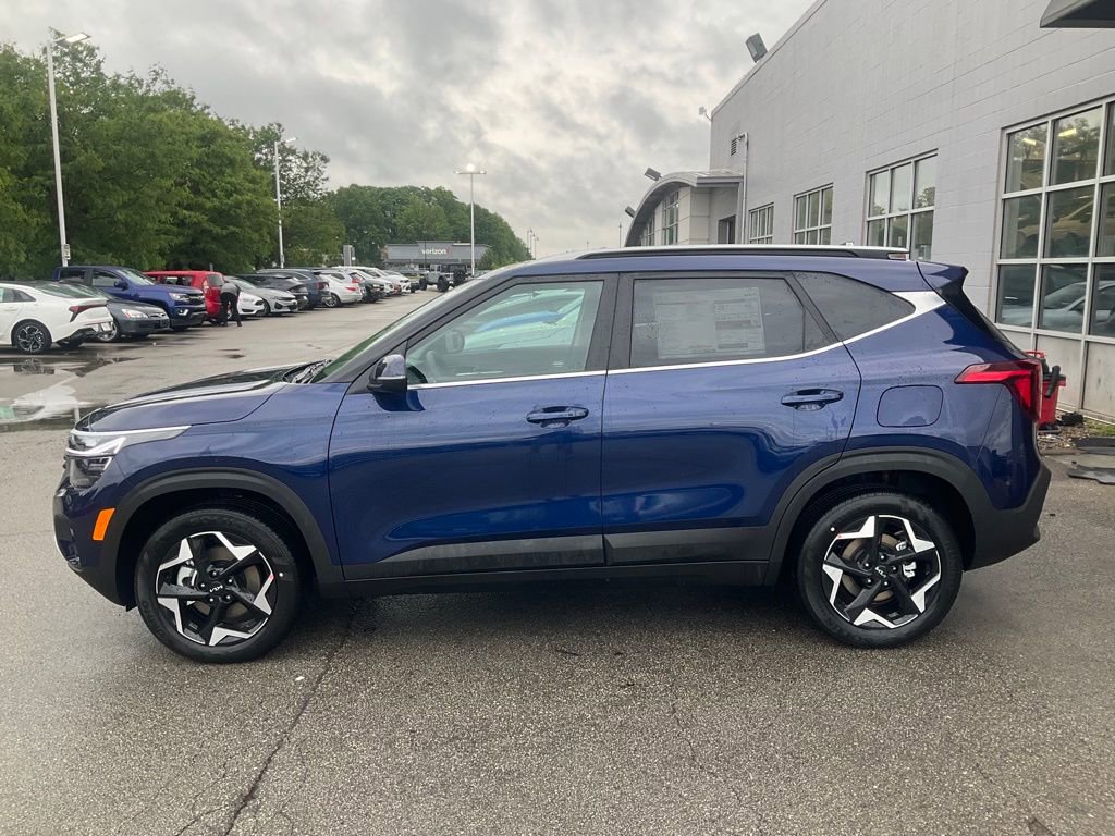 Certified 2025 Kia Seltos EX w/ EX Sunroof Package AWD/4WD image 4