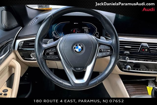 Used 2021 BMW 530e xDrive w/ Premium Package AWD/4WD image 5
