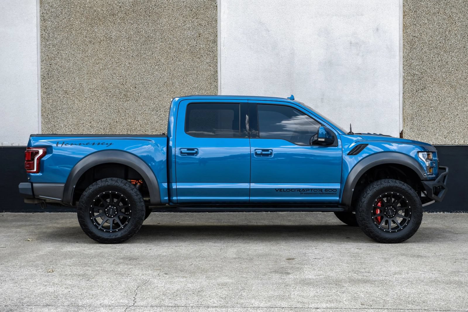 Used 2019 Ford F150 Raptor w/ Equipment Group 802A Luxury AWD/4WD image 11