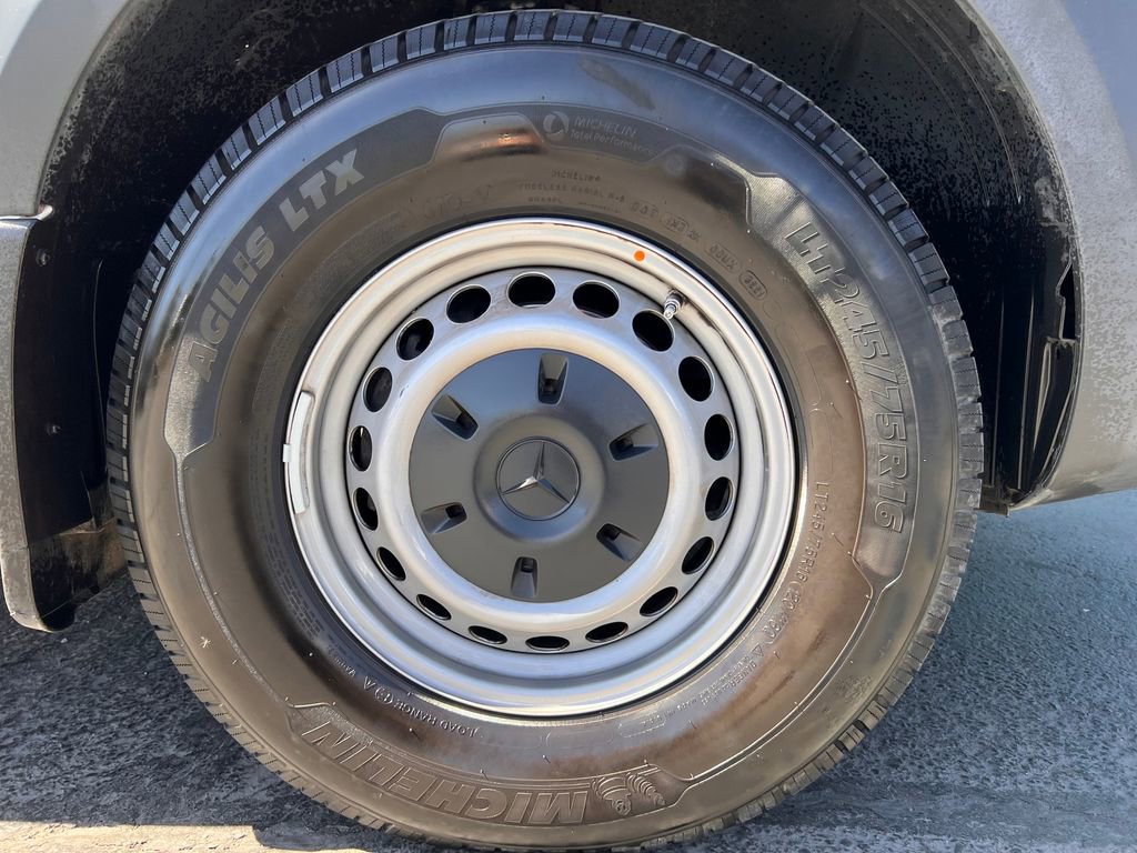 Used 2022 Mercedes-Benz Sprinter 2500 image 23