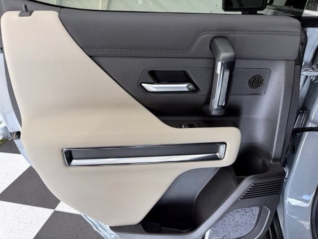 Used 2026 GMC Hummer EV SUV w/ LPO, Dark Essentials Package AWD/4WD image 18