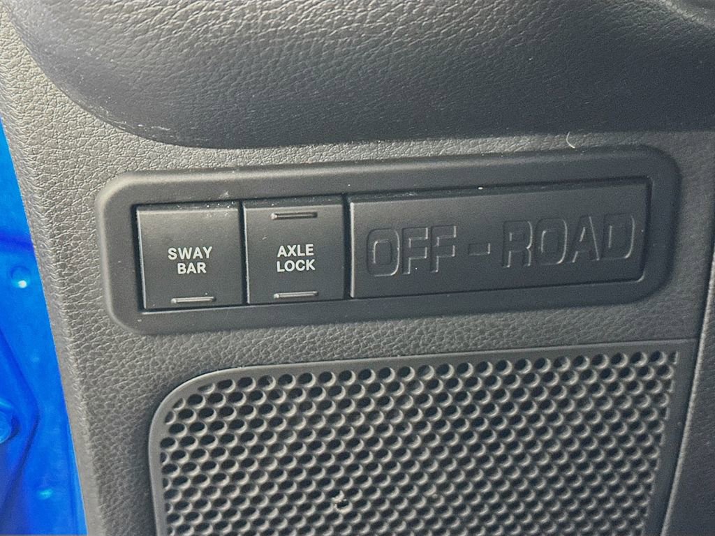 Used 2016 Jeep Wrangler Unlimited Rubicon w/ Connectivity Group image 10