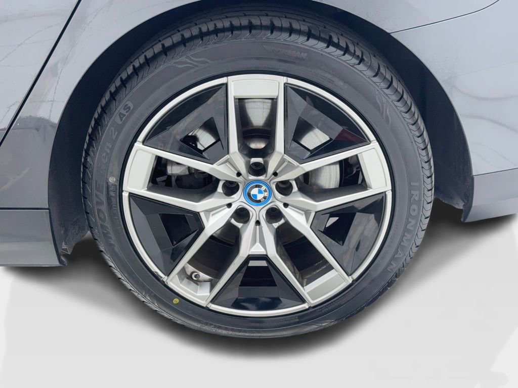 Used 2024 BMW i5 eDrive40i image 57