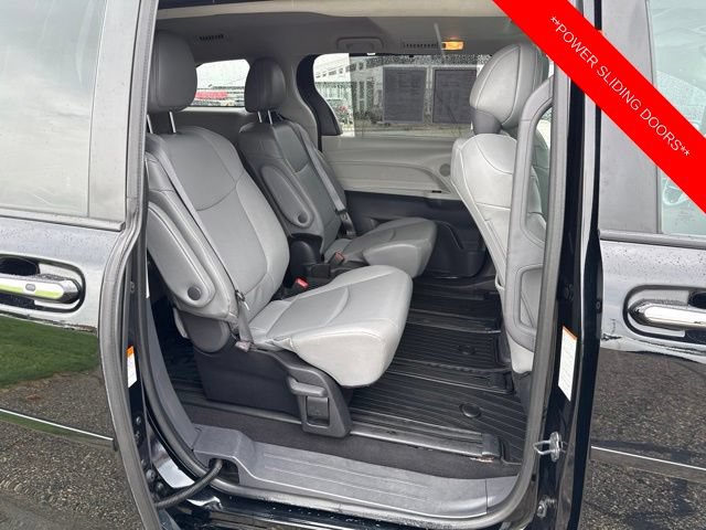Used 2023 Toyota Sienna XLE FWD image 10